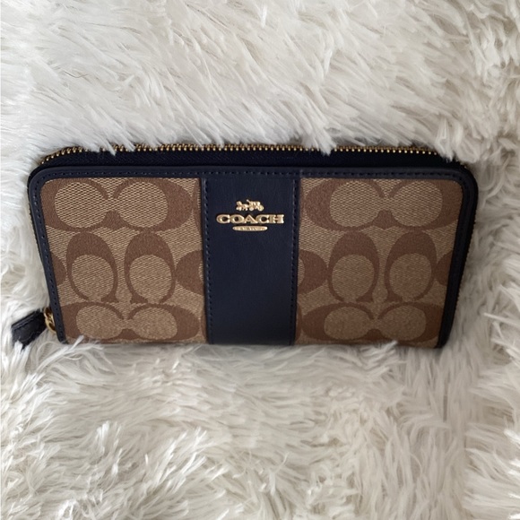 Coach signature jacquard navy blue accordian wallet - Picture 2 of 7